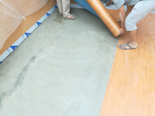 铺PVC地板前为什么必须做水泥自流平处理？